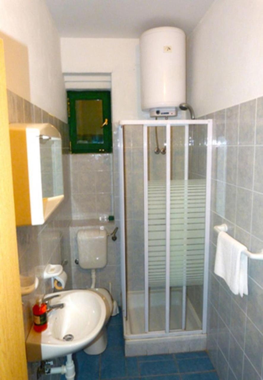 Holiday home Villa Jadran - seaview Preko Esterno foto